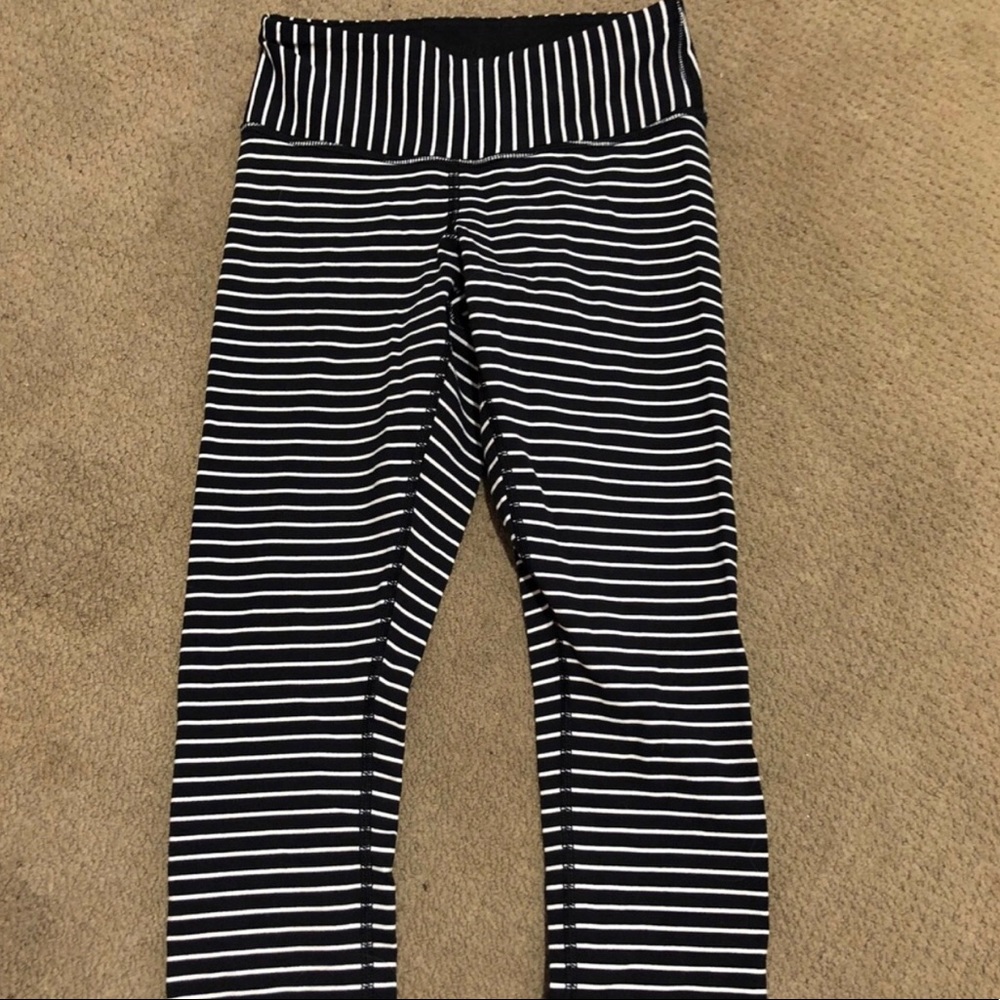 Lululemon black and white striped cropped leggings